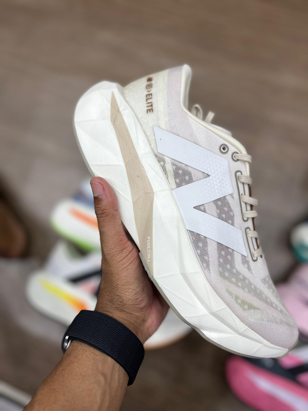 Tênis New Balance Fuelcell - Masc