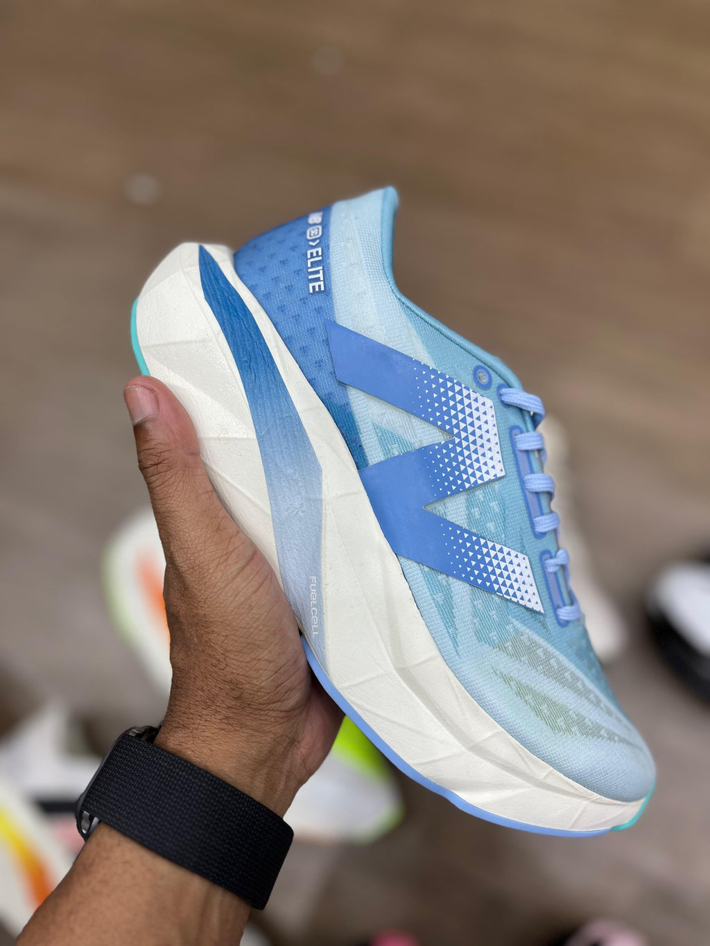 Tênis New Balance Fuelcell - Masc