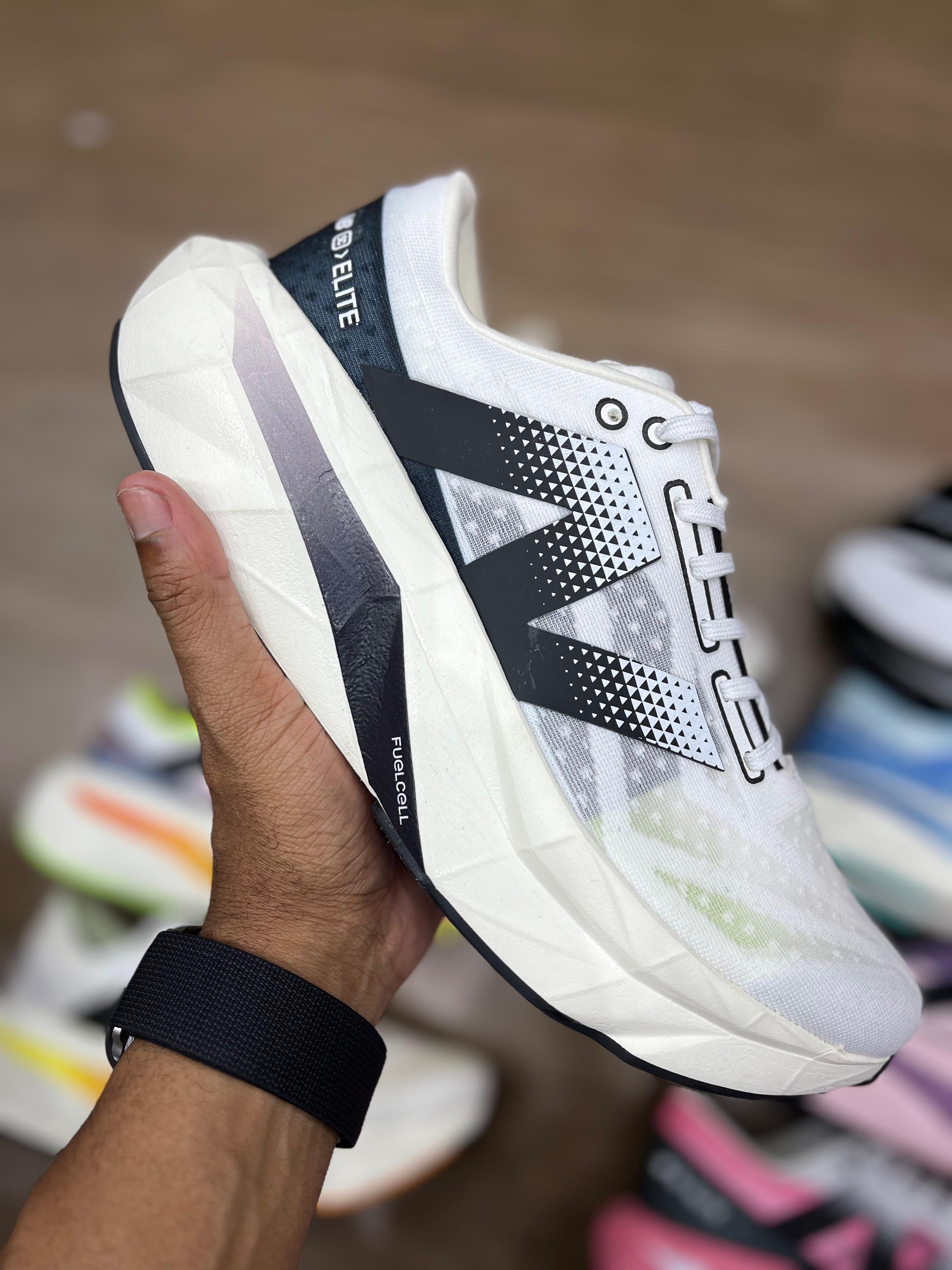 Tênis New Balance Fuelcell - Masc